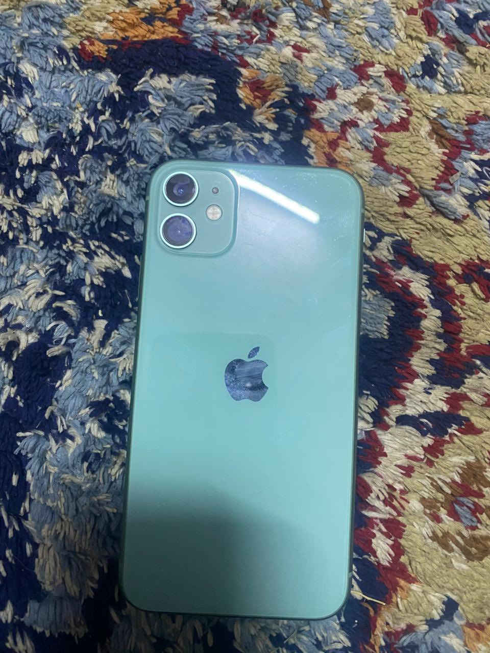 السلام عليكم جهاز آيفون 11 للبيع مشكله الشاشه كما موضح بالصور جهاز كله شغال اتصل وتدلل ***********
