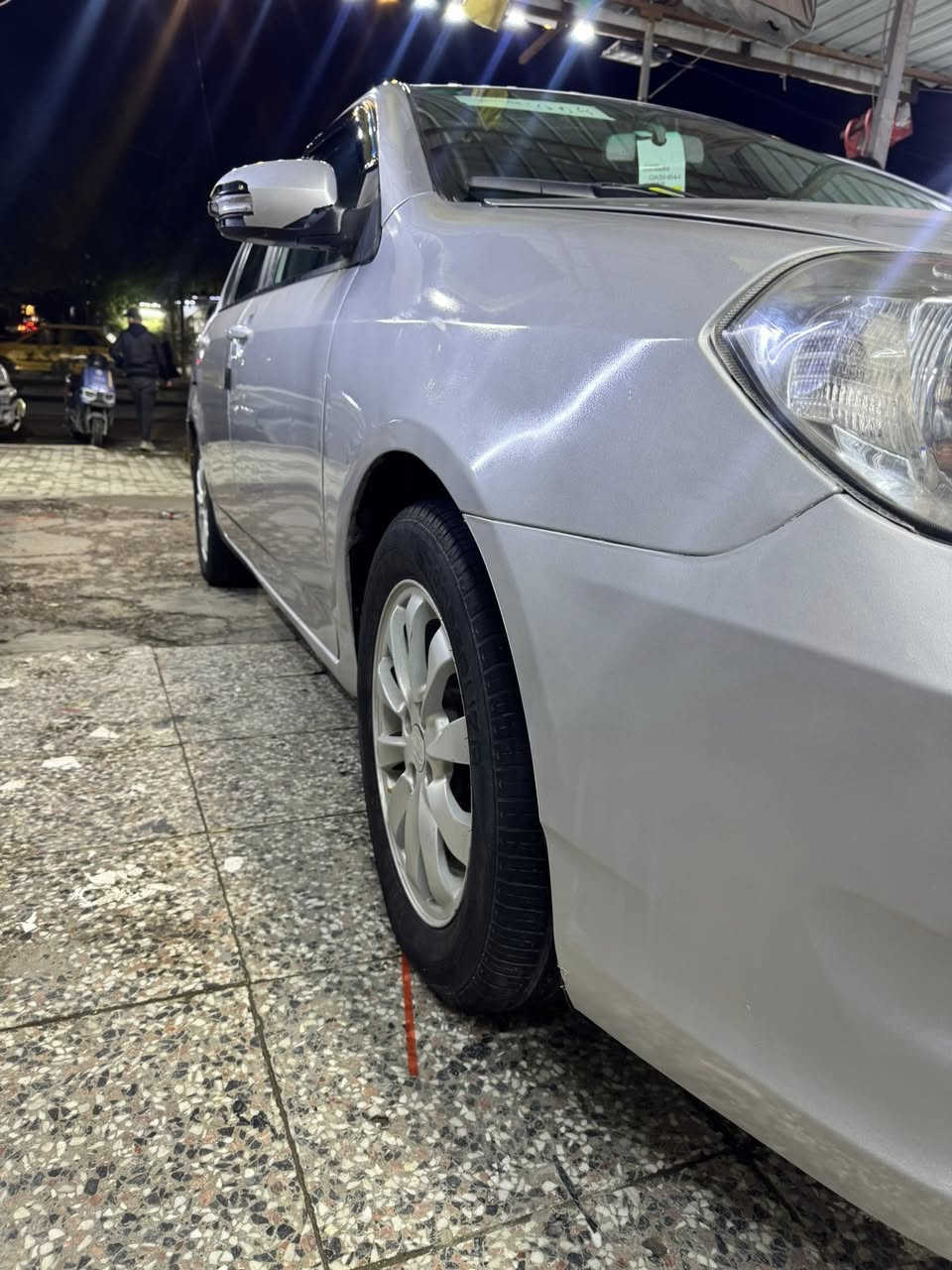 السلام عليكم
بيوايدي جي3 موديل2015 رقم بغداد نكليزي السنويه لل29
السياره فول مواصفات مكينه1800 كير اوتماتيك
كير ومكينه وتبريد مكفولات تخم تاير جديد صدر جديد 
السياره ماشيه 150وبيها جاملغ وبنيد باقي السياره 
مكفوله
السياره جاهزه على 24حبايه ربع مذب عليها
ماشيه 155حقيقي
العنوان بغداد البياع 
السعر 58وبيها مجال قليل 
***********
