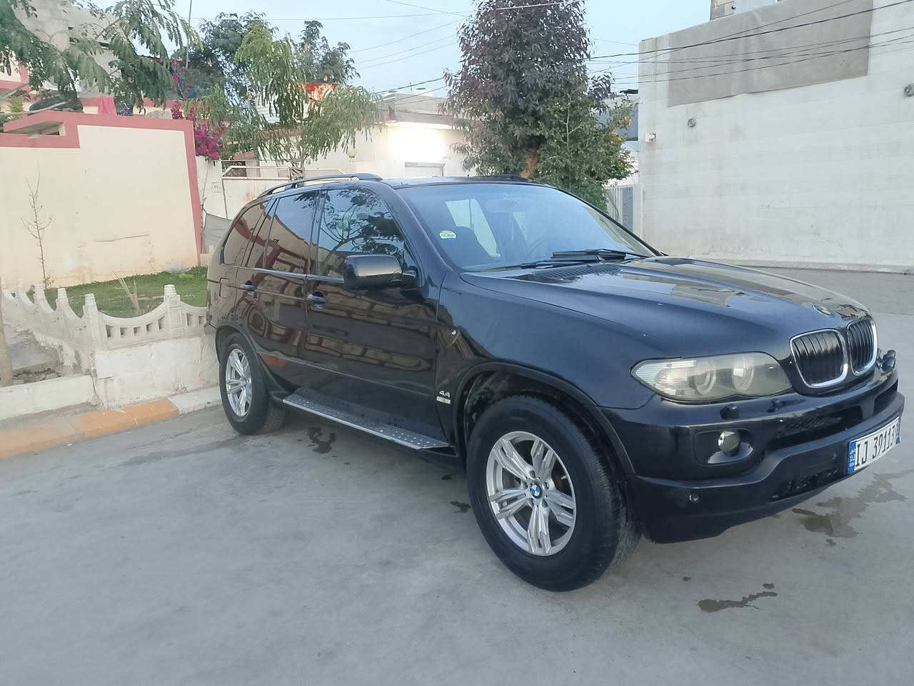 بيم x5 موديل 2006 كير مةكينة بةشةرت سةيارةكة ساغة كودى بوةى كراوة بةناوى خوم مةكينةى هةشت بستون سعرى ٤٣ معمةلة كؤرينةوش دةكةم شوين كةلار ***********
