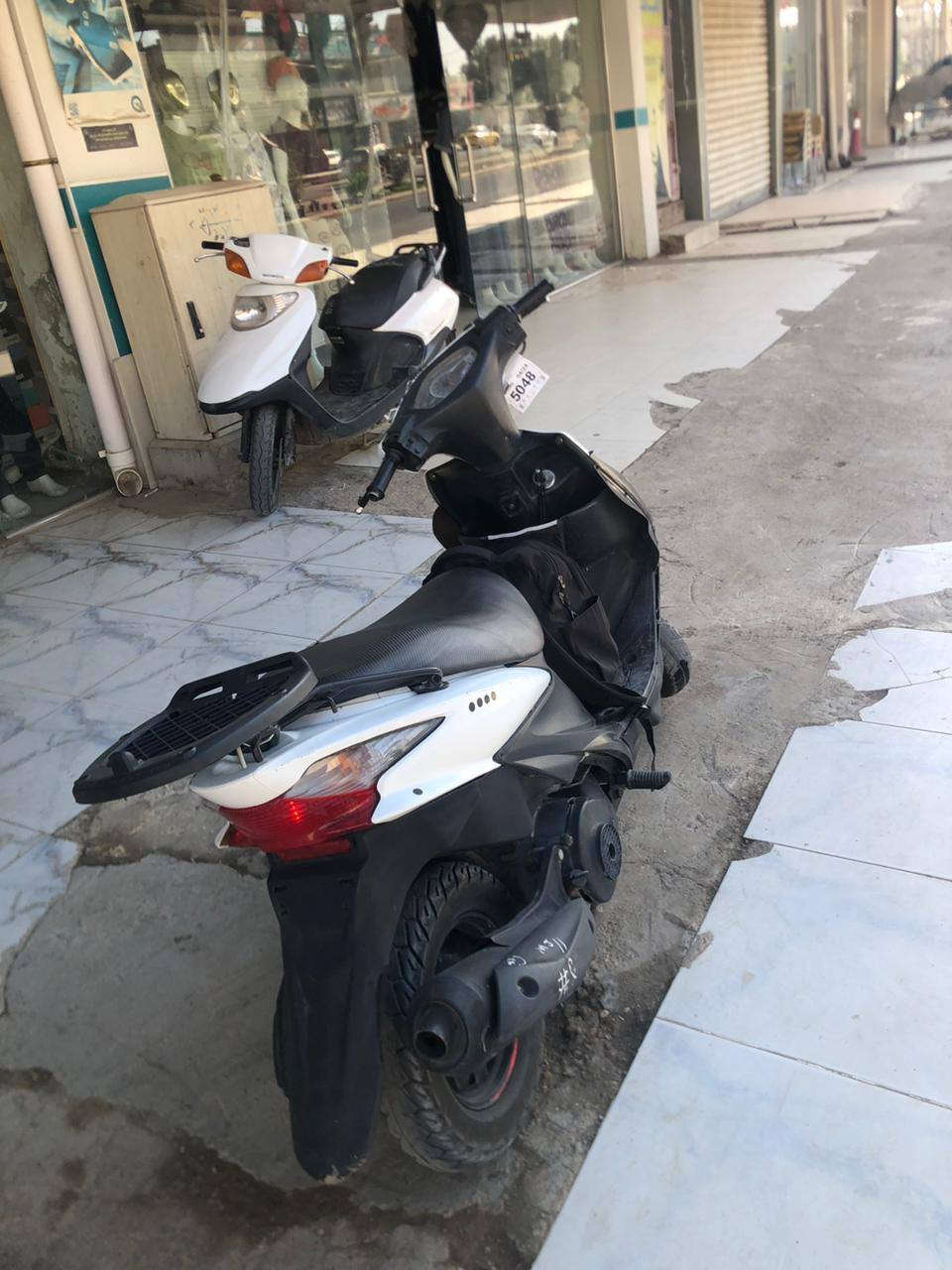 سلام عليكم دراجة ادرس ياباني دراجة خير من الله شلعة ومعدل دراجة نضيفة ومداريهة علة ايدي للمراوس بسبيسي نضيفة المكان كوت هورة ***********
