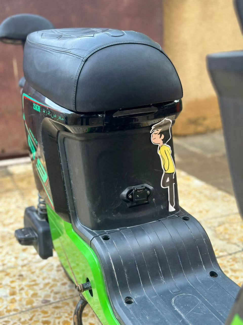 السلام عليكم دراجة كهربائية R9 للبيع
الدراجة نظيفة جدًا  

🔐 نظام حماية ضد السرقة

🫶🏻 تشغيل عن بُعد

🔑 مفتاحين + بصمتين

⚡ السرعة الحقيقية توصل 60 كم/س

🔋 المسافة بالشحنة الواحد حوالي40 كم

🏍️حجم الملف 1500 حقيقي 

🏁 مزودة بدبل رياضي

🔋 البطاريات نظيفة الحجم الكبير و 32 امبير يعني عمرهن اطول وفعاليتهم احسن (صار 3 أشهر من مشتريها)

👌 الدراجة مرتبة ومتعوب عليها

💰 السعر النهائي: 450
🤝 بيه مجال بسيط كلش للشراي

📍مكان بغداد ابو غريب الحصوة 📍

📩 للاستفسار: ***********
