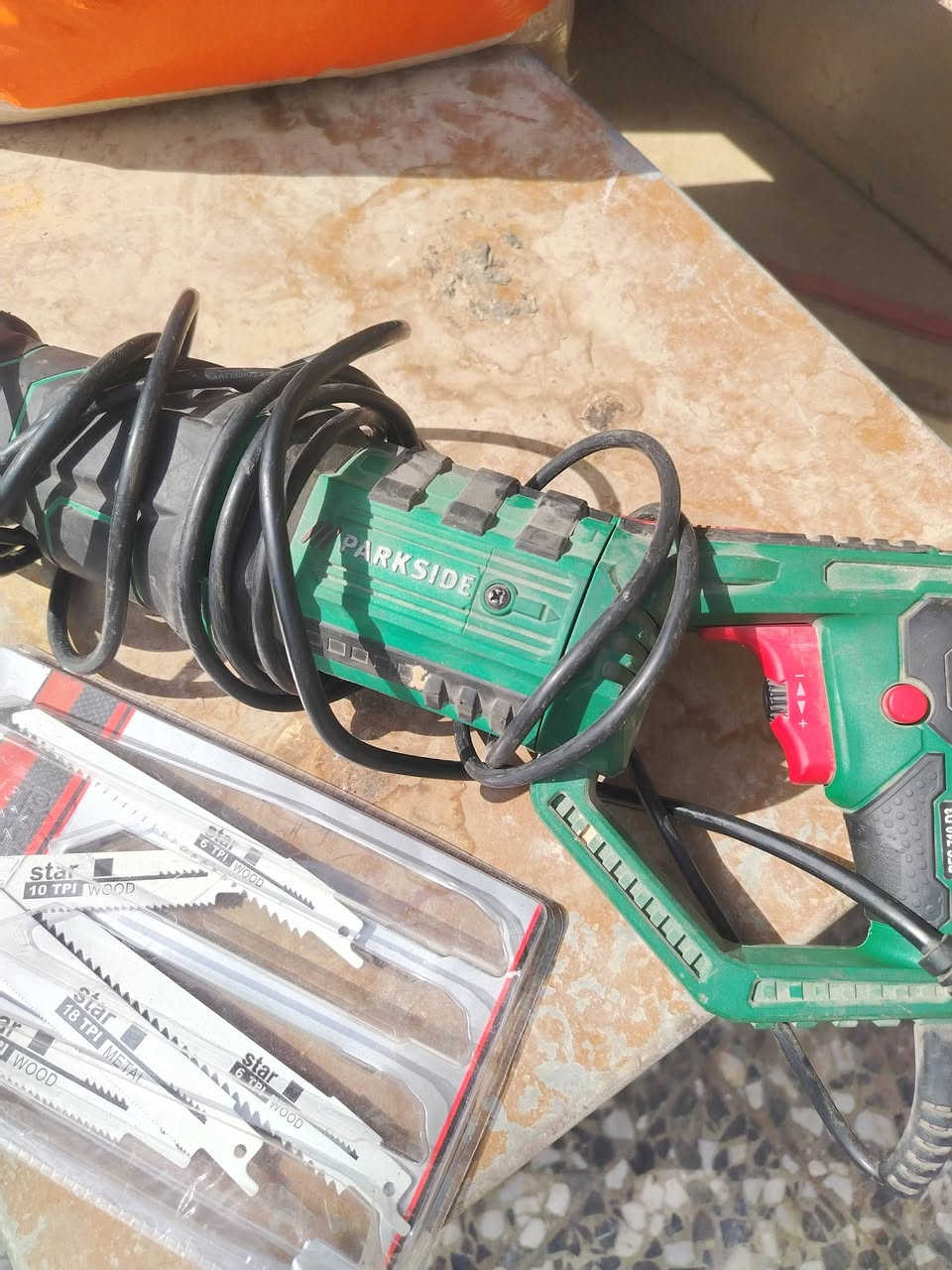 منشار ترددي اخو الجديد شغال ويا تيغ بكل احجامها سعر 35 او مراوس بدريل لقمه شحن بغداد الامين ***********7
