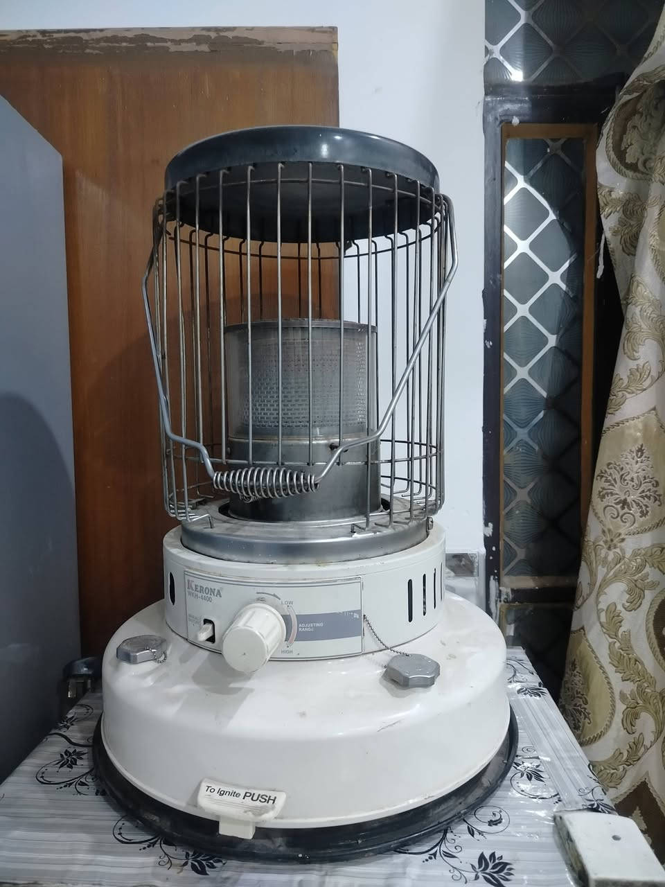 للبيع اغراض بيت بسعار مناسبه جدا مكان بغداد حي الجهاد للاستفسار ***********
