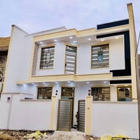 بالسياسيين • مربع ١٠×١٠ • طابقين