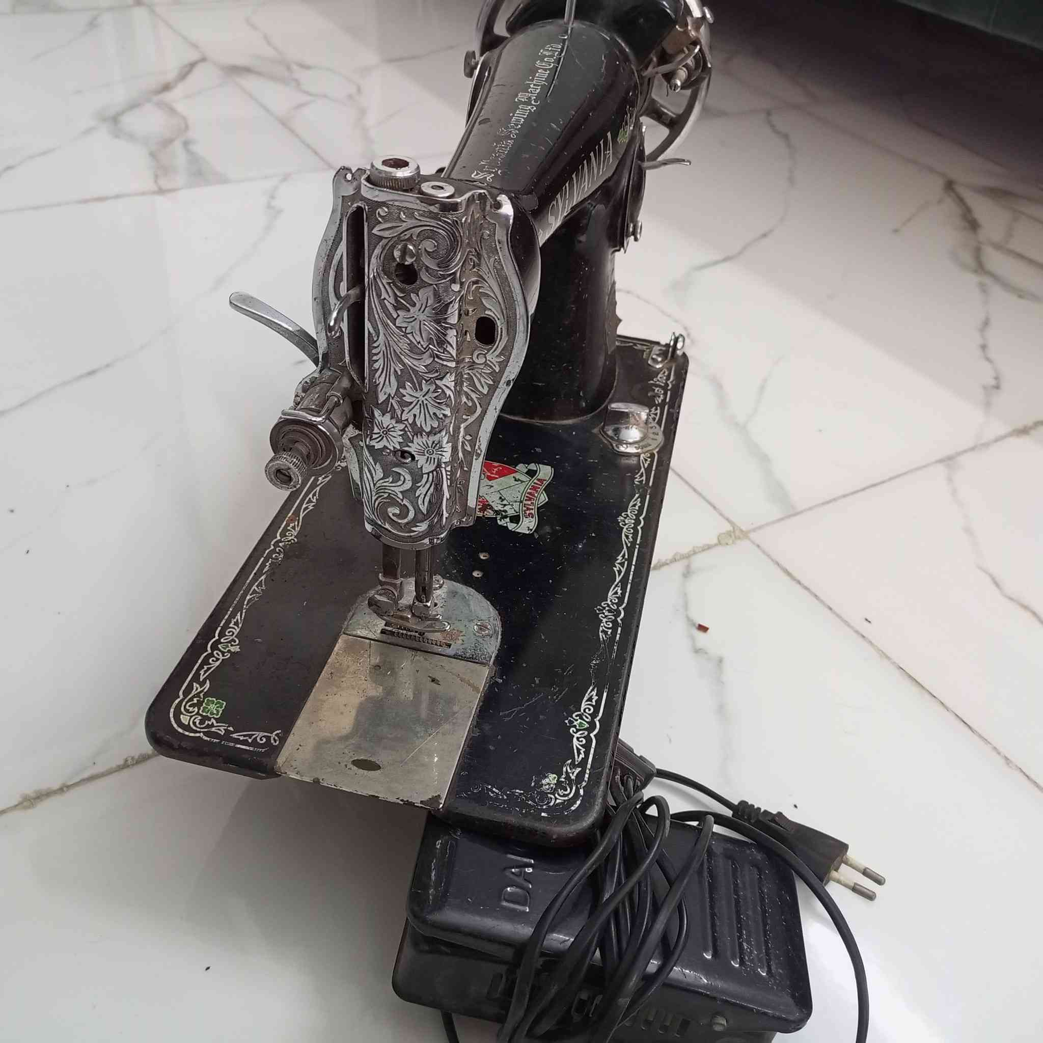 مكينة قديمه بريطانية بيه عيب كسر بسيط من الداخل السعر ٣٠ وبيهة مجال


**إذا كنت صاحب هذا الإعلان وتريد حذفه لأي سبب، رجاءا أرسل رسالة إلى الدعم الفني**
