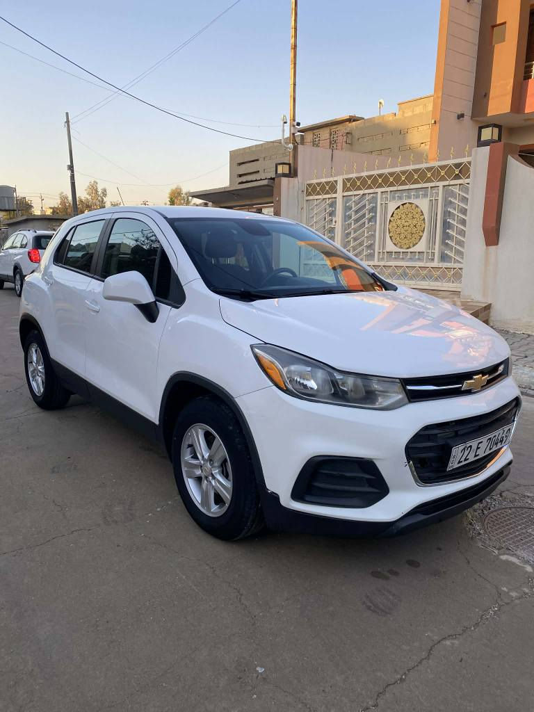 رقم الهاتف(***********-***********)
شوفرليت تراكس امريكي موديل 2020 محرك 4 سلندر تيربو بالشرط كير 6 سرعات بالشرط تبريد وتدفئه بالشرط بيها شبر صبغ بالبونيد بدون داخل بدون ايرباك سيارة حلوه وكاعد سريعه ورزنه بالمشي سياره صدر امامي وخلفي وتخم تاير ما بي عيب جاهزه بدون مصرف...
سنويه وهزه وبراد(فحص مروري) جديد..
سيارة بأسمي شرط التحويل....
رقم اربيل...
سيارة بيها شاشة + كاميرا وتحكم ستيرن وشاشة اعطال ونظام ECO تقليل صرف البنزين..... 
السعر 95 وبي مجال الشراي يتصل او يجي يشوف السيارة ويدلل.. 
تعليقات ما احاوب.... 
مكان السيارة كركوك.... 
***********
***********
***********
*********** كركوك, العراق
