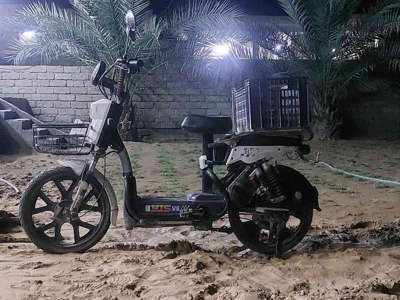 سلام عليكم دراجه شحن
للبيع كامله مكمله شرط 
350 وبي مجال
***********
