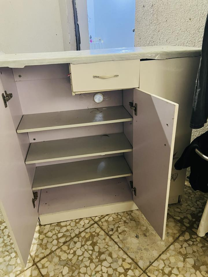 سلام عليكم كاروك وهوه جربايه  ٣٥وميز خشب او جزامه ٣٠ وميز بلاستك ١٥ مكان بابل  واتساب ***********
