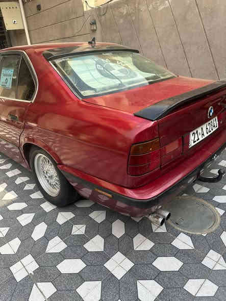 السلام عليكم بي ام 525 موديل 1990 محرك مسكر عدل كير جديد ومحرك نضيف كير أوتو كهربيات كله شغاله رقم سليماني انكليزي شرط التحويل مكانه بغداد السعر 57 وبيه مجال رقم الهاتف ***********
