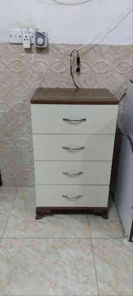 غرفه تركي 7 قطع
نضيفه اي ضرر مابيها 
مكانها الخالص ..عرب شوكه 
للاستفار الاتصال ع ***********
