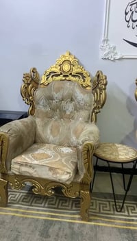 تخم ملكي للبيع السعر 500الف تخم نضيف  العنوان بغداد العبيدي رقم الهاتف...