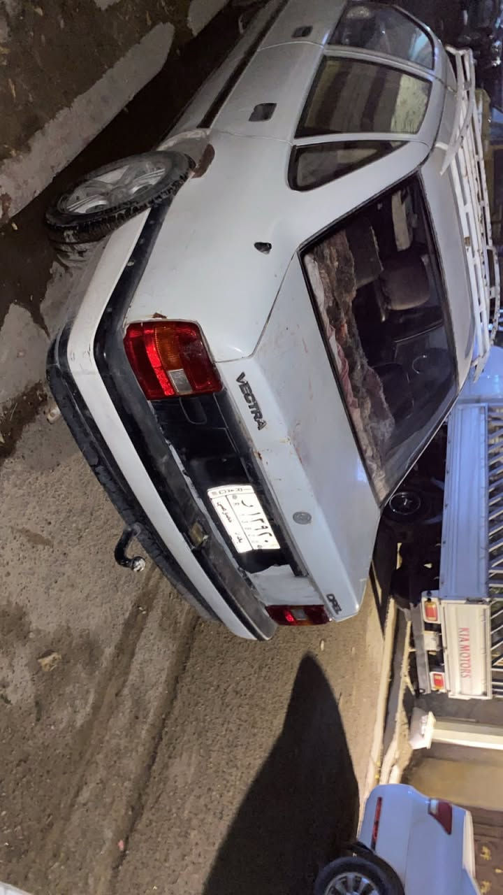 أوبل فكترا كير عادي موديل 1990 بدون تبريد باسمي السعر 30ورقه  السعر نهائي سنويه 26 الاتصال واستاب فقط ***********
