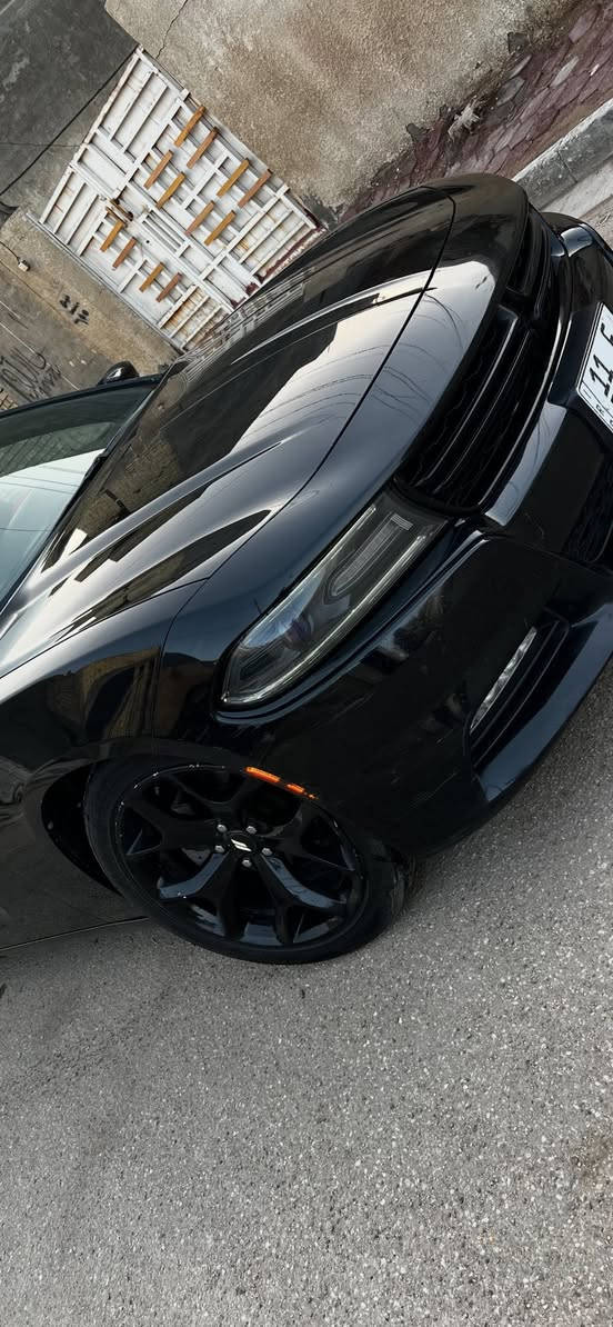 السلام عليكم جارجر 2016 SXT بغداد باسمي ماشية 82 كير مكينة صدر كفاله سيارة حادثهة خلفي قبق جنطه بي صبغ قليل وبارد بالجاملغ الخلفي بدون ايرباك والباقي كفاله 
178 وبيهة مجال بسيط ***********
