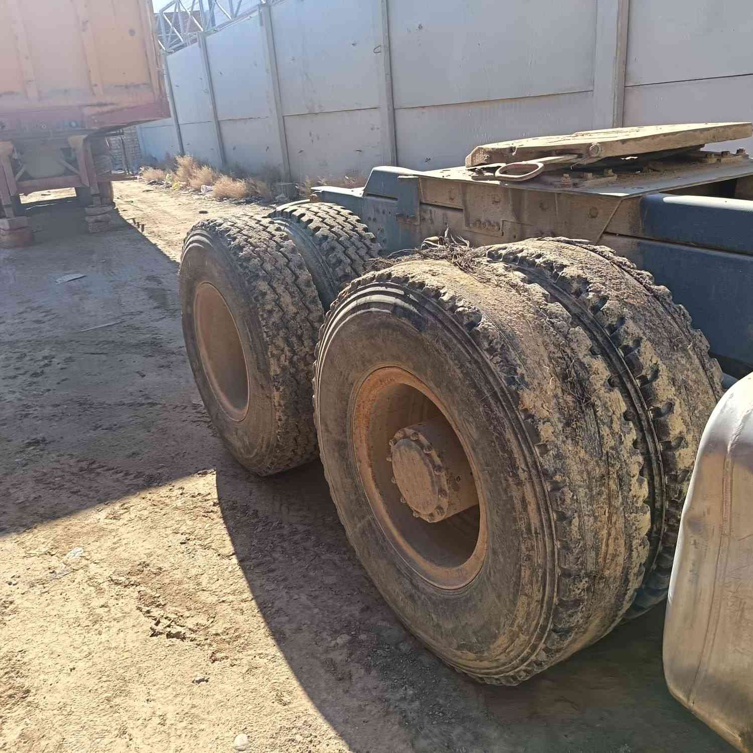 رقم 6
بسم الله الرحمن الرحيم 
***********
جمال
فولفو رأس تريله موديل ١٩٨٥
سعر 80 ورقه و بيه مجال
رقم بغداد مشروع موازي
سنويه ساقطه
صاحب السيارة متوفي
يبيع واقع حال  وكاله فقط
بدون عربانه
تايرات ٢٠/١٢٠٠ نظافه ٢٥ بل ميه
F12
محرك ٦ سلندر ١٢١
كير 3في 3 دكمه اماميه
سنكل خلفي
مكانه بغداد عوريج مقابل مخابز الاغا
حي العسكري قرب مرور تسقيط
 ابو عبد الله ***********
