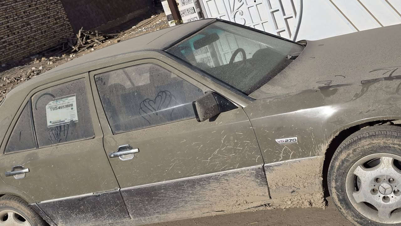 سلام عليكم
مارسدس للبيع موديل 1986 محوره كير ومحرك بطه المحرك بي خيط بخار خفيف وحالياً ما تشتغل رقمه أربيل سعر السياره 35وبيها مجال 
للاستفسار ***********
