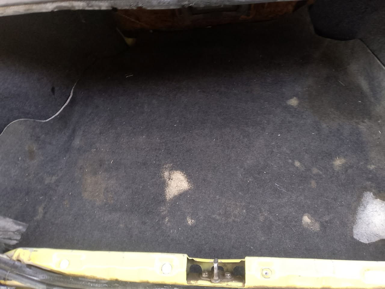 لانسر للبيع موديل 2010 رقم بغداد انكليزي بسمي سنويه وهزه جديده مكينه 2000 مكينه وكير  وتبريد كهربائيات مكفولات تخم تاير شاشه سعره 67 وبيه مجال مكاني بغداد المعامل ***********
