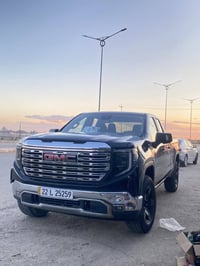 اخون للبيع جمسي سيرا  موديل 2023 طويل حادث جاملغ وبنيد وبيها ايرباك ست...