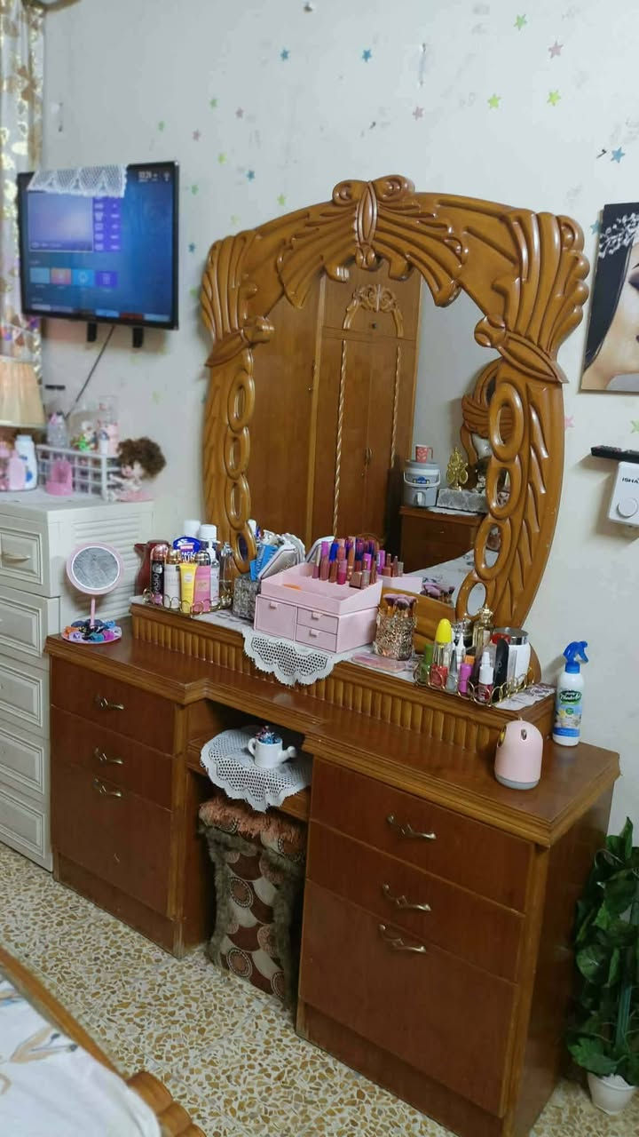 غرفة نوم للبيع نضيفه حيل خشب عراقي ثقيل 
السعر 675 بيها مجال بسيط
مكان موصل الطلب عل خاص


**إذا كنت صاحب هذا الإعلان وتريد حذفه لأي سبب، رجاءا أرسل رسالة إلى الدعم الفني**