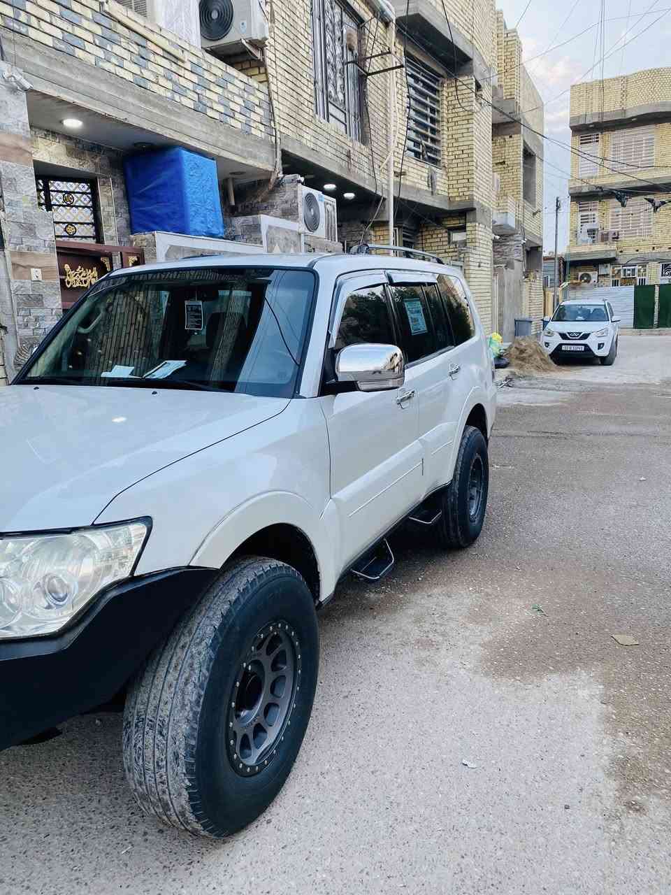 سلام عليكم موديل ٢٠٠٨ سيارة عليهة تعديل كلش حلو كير ومكينة بلاديات جدد سيارة ماناقصهة شي صدر تاير كلة جديد بيهة قطعتين باب صبغ وباب تبديل رقم بغداد باسمي مكان السيارة بغدادمدينة الصدر السعر ١٢٠ وبيهة مجال اتصل وتدلل ***********
