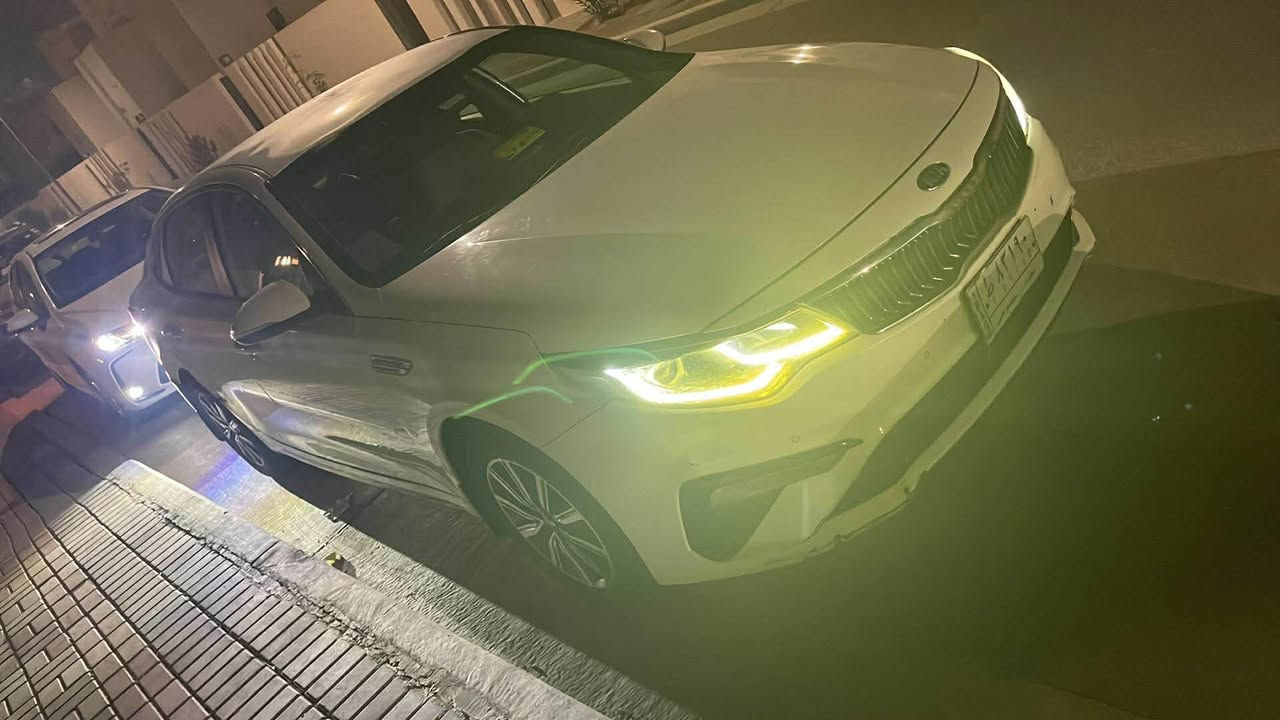 السلام عليكم
تم تنزيل السعر 
اوبتما ٢٠١٩ خليجي محرك ٢٠٠٠ ماشيه ١٥٠ الف كيلو 
بيها الجاملغ الامامي الايسر مبدل اصلي 
والضربه الي موضحه بالصوره 
محرك وكير مكفول 
والسياره ما بيها قطرة صبغ 
السعر 170 وبيها  مجال  

***********
مكان السياره بغداد
