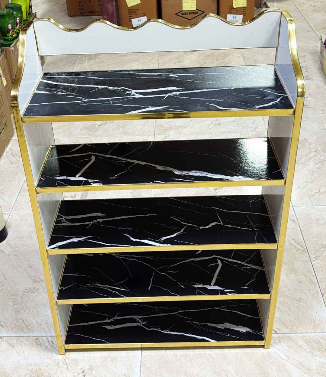 جزامات خشب مرمري – تنظيم وأناقة في بيتك ✨
🔹 جزامة 5 طابق
🔹 جزامة 4 طابق
✔️ تصميم أنيق بلون الخشب المرمري
✔️ قوية ومتينة وتتحمل وزن عالي
✔️ توفر مساحة وتخلّي المكان مرتب
✔️ مناسبة للمدخل، الغرفة، أو المكتب
🥿 تسع عدد كبير من الأحذية
🏠 شكل راقٍ يضيف لمسة فخامة للبيت
📦 متوفرة الآن – الكمية محدودة


**إذا كنت صاحب هذا الإعلان وتريد حذفه لأي سبب، رجاءا أرسل رسالة إلى الدعم الفني**