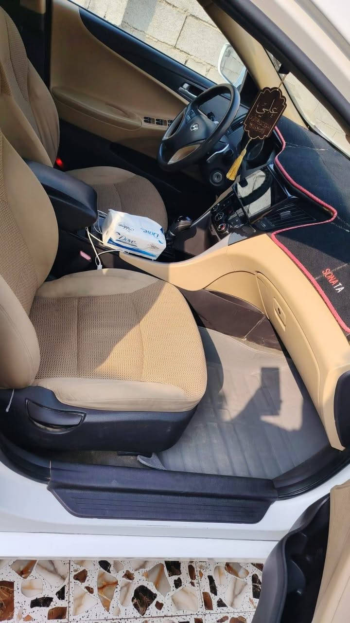 للبيع سوناتا 2013 خليجي مكينه ٢٤٠٠ المرغوب رقم بابل نكليزي مشروع وطني بأي مكان يعجبك تحول السياره جاهزه من كلشي كير وكينه جدد مبدلهن وحداده وتاير وباتري كله جديد بيها ضربه بالحوض كد شبر مو اكثر راجعه بارد فقط جاملغات الوره مصبوغه تجي وشوف بعينك السياره مال جناي جاهزه للاخير مكان السياره ميسان.. ***********.       102
