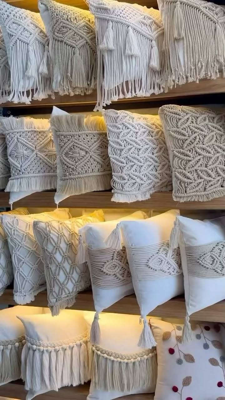 "الجمال الحقيقي يكمن في التفاصيل التي تُصنع بحب وصبر. ✨
كل عقدة في قطع المكرمية (Macrame) هذي انشغلت بدقة لتضيف لمسة دافئة ومميزة لبيوتكم. 🌿 سحر الخيوط الطبيعية يغير روح المكان بالكامل!
ما هي أكثر قطعة نالت إعجابكم؟ 🧵👇
للطلب أو الاستفسار، يسعدني تواصلكم عبر الرسائل الخاصّة 💌"
مكرمية #أعمال_يدوية #صنع_بحب #ديكور_بوهيمي
#Macrame #MacrameArt #Handmade #BohoDecor #MacrameDesign


**إذا كنت صاحب هذا الإعلان وتريد حذفه لأي سبب، رجاءا أرسل رسالة إلى الدعم الفني**