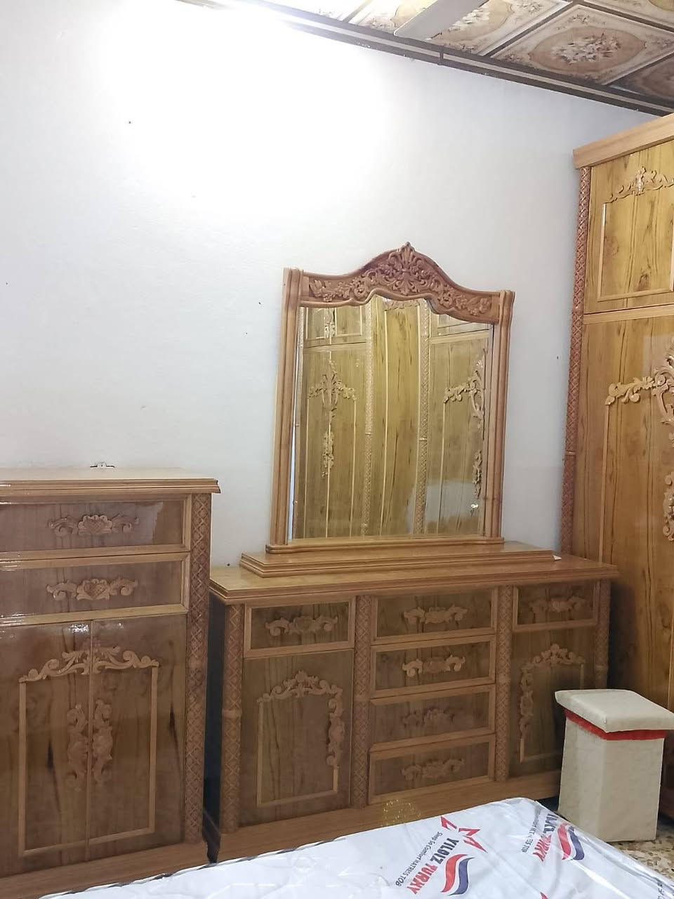 ✔️ #قسط_غرفتك_براحتك
✔️ ويانا مدة التقسيط سنة و نص بدون مقدمة 
✔️ لحاملي ماستر كارد الرافدين من الموظفين و المنتسبين و المتقاعدين
✔️ يوجد فصال حسب الطلب
✔️ يمكنكم استبدال غرفكم القديمة بغرفة جديدة وتقسيط الفرق اتريد تقسط عل ماستر او نقد
✔️ غرف نوم باحدث الموديلات من خشب الصاج العراقي دقه وجوده عاليه 
📌العنوان : الموصل / الجانب الأيمن / الصناعة القديمة / اليابسات مقابيل مكتب الابار للعقار او أسواق الصفا والمروة والأفضل عند زيارتنا الاتصال عل الأرقام لمعرفة المكان بالضبط
📱اسياسيل : *********** (يوجد واتساب)
📱 كورك : *********** (يوجد واتسا

✔️ ويانا مدة التقسيط سنة و نص بدون مقدمة 
✔️ لحاملي ماستر كارد الرافدين من الموظفين و المنتسبين و المتقاعدين
✔️ يوجد فصال حسب الطلب
✔️ يمكنكم استبدال غرفكم القديمة بغرفة جديدة وتقسيط الفرق اتريد تقسط عل ماستر او نقد
✔️ غرف نوم باحدث الموديلات من خشب الصاج العراقي دقه وجوده عاليه 
📌العنوان : الموصل / الجانب الأيمن / الصناعة القديمة / اليابسات مقابيل مكتب الابار للعقار او أسواق الصفا والمروة والأفضل عند زيارتنا الاتصال عل الأرقام لمعرفة المكان بالضبط
📱اسياسيل : *********** (يوجد واتساب)
📱 كورك : *********** (يوجد واتسا
