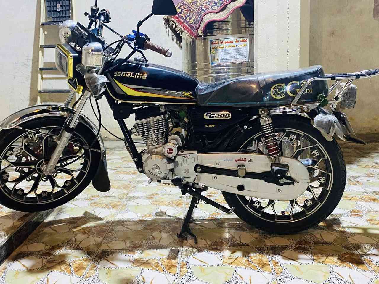 السلام عليك دراجه سيفان سونك البيع مويل 2025 جديد واراقه كامله السعر 800وبي مجال قليل 
الرقم ***********
