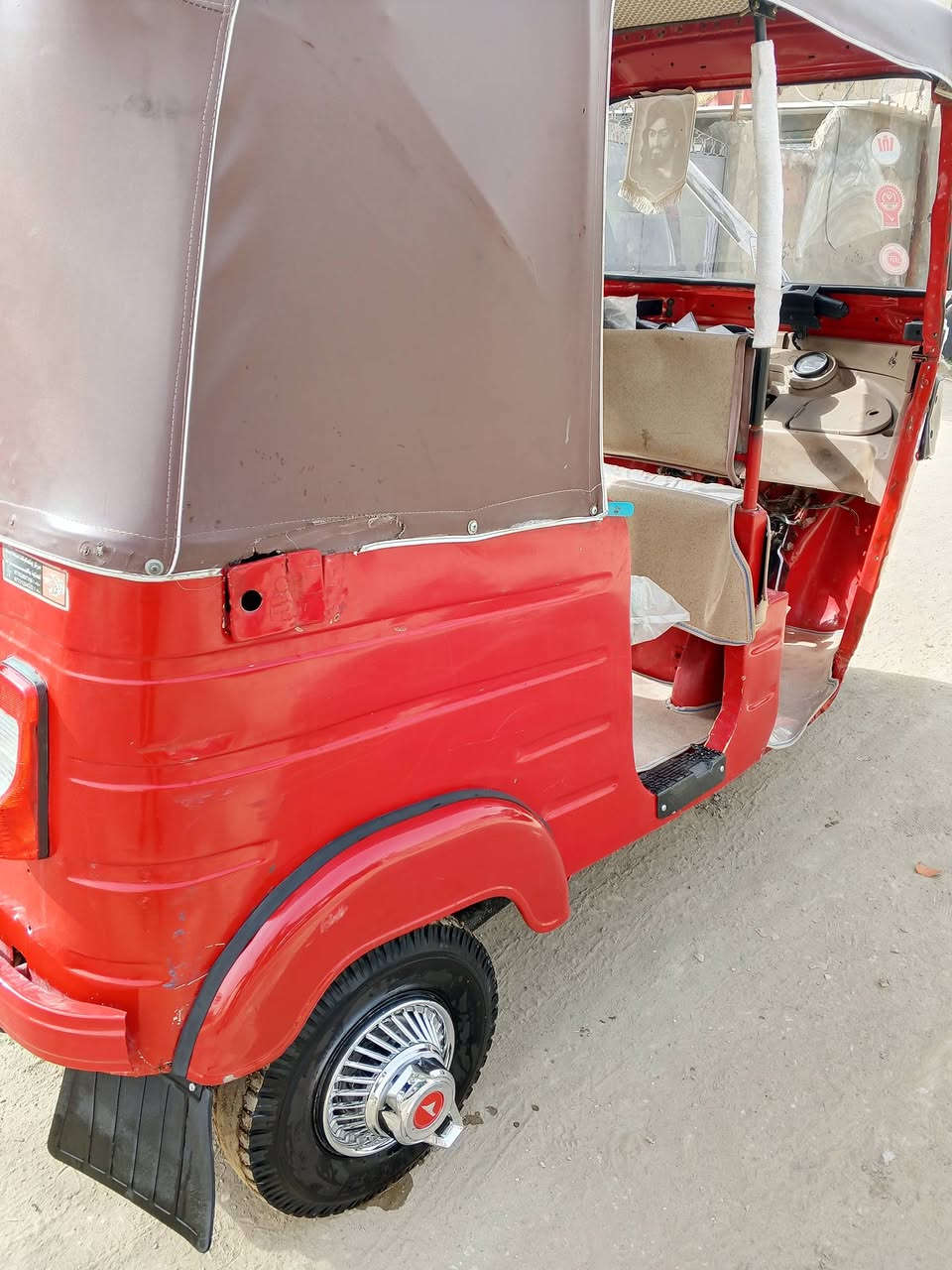 السلام عليكم تكتك موديل 18 شهر ال10 أوراق المصطفى تكتك معمره جديد مصبوغه عام محرك مجفت جديد تكتك نضيفه خير من الله مكاني مدحتيه للاتصال ***********
