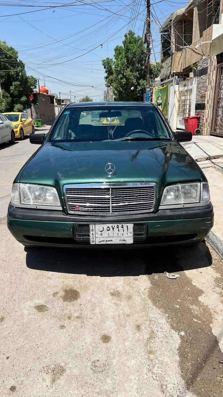 سلام عليكم
مارسيدس c200 1995 

مكينه مكير بطه لا تنقيص ولا تبخير 

تبريد نقص راديتر 

رقم الماني تحويل مباشر 

تاير جديد

باتري جديد  

صدر امامي خلفي جديد 

سياره كامله مكمله مبيها اي نقص 

سعر 40 وربيها مجال 

***********
