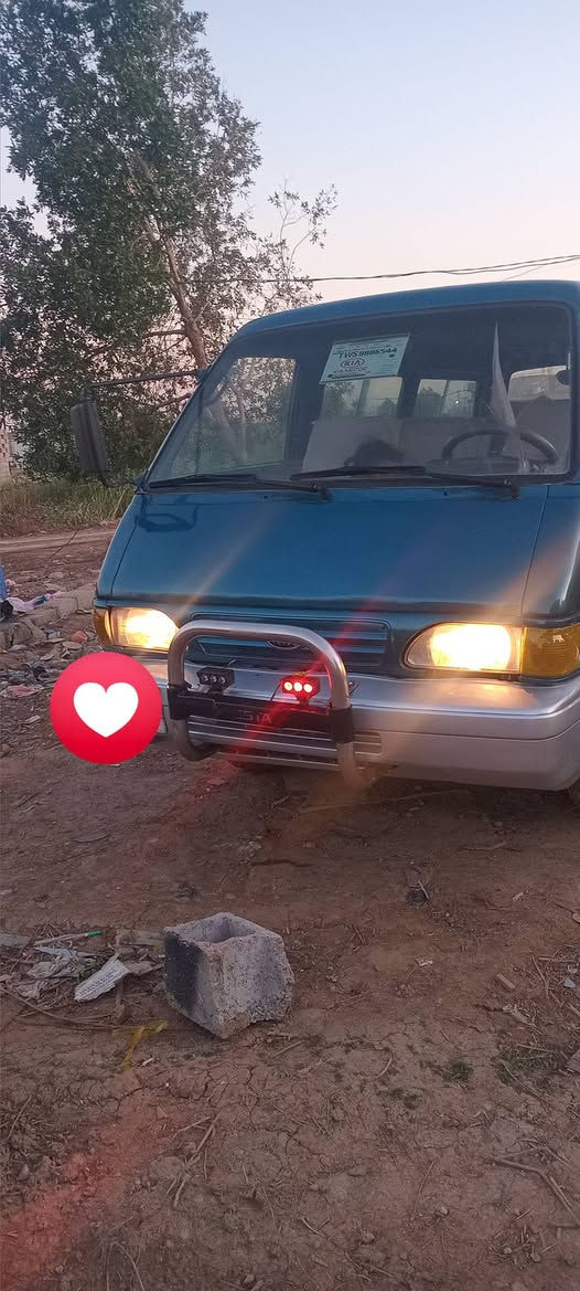 كيه بسته موديل ٩٥سياره رقمها الماني بغداد سنويه عضم عاج تريد وكاله وتريد تحويل سياره مصبوغه عام جماليه مكينه وكيرواكسن مكفولات تخم تاير وباتري جديد سياره مال جناي العنوان بغداد السعر ٢٧وبيها مجال رقم التليفون ***********
