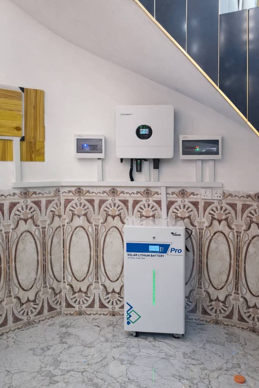 {تنصيب منظومة طاقة شمسيه2026}

‎من قبل كادر شركة رويال سولار 

‎تجهيز منظومة منزلي 15 أمبير نهارأ و 15 أمبير ليلأ 

الموقع صلاح الدين - تكريت - القادسية - للأخ خالد 

✅الواح  نوع لونجي حجم 615 واط
‎عدد: 7 ضمان 15 سنة استبدال

جهاز انفيرتر   كرو واط 6k✅
‎  عدد:1 ضمان 2 سنة 

بطارية  نوع ليثيوم Anern حجم 15kw  ✅
عدد:1 ضمان 7 سنوات تبديل+صيانة

‎يتوفر لدى شركتنا رويال سولار نظام نقدي و اقساط لموظفين كي كارد لمده 18 أشهر 

‎العنوان كركوك شارع القدس - مقابل كوفي الجادرية - عمارة رويال نيت 

‎فرع الثاني كركوك شارع المطار قرب فلكة تكريت

فرع صلاح الدين - تكريت - القادسية شارع الكراج -قرب الحديثي للموبايل 

‎للحجز والاستفسار للتواصل او مراسلتنا على واتساب 

*********** كركوك
*********** صلاح الدين اسيا
*********** صلاح الدين زين
*********** الشركة 

 الرقم المختصر 6020📞
