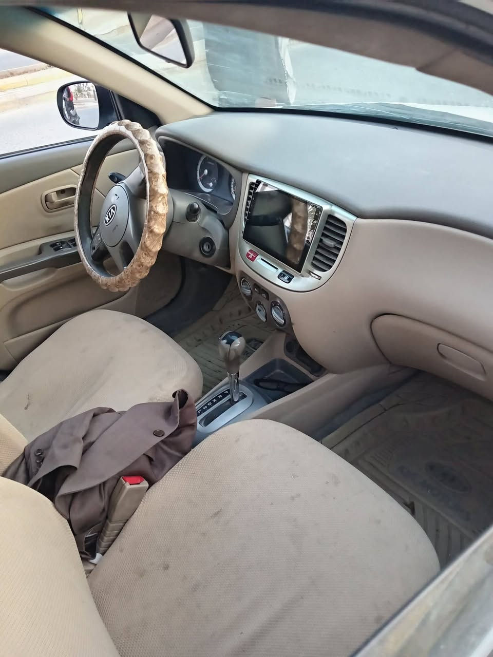 سلام عليكم البيع كيه ريو موديل 2012خليجي بيه جاملغ امامي مبدل فقط والباقي كفالة عامه مكينه كير شرط حجم مكينه 1600 سياره جاهزه سعر 88 بيه مجال شراي مكان سياره سماوه رميثه ‏‪***********‬‏
