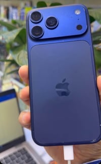 آيفون ١٧ برو ماكس • ٢٥٦ • بطارية ٩٩%