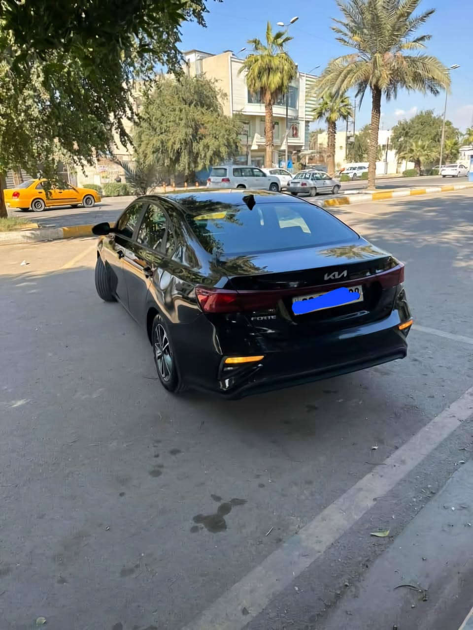 كيا فورتي موديل 22 مواصفات fe ماشيه 54 الف قابل للزيادة الرقم اربيل تحويل ثاني يوم
مواصفات ــــ
رادار امامي 
قياده ذاتية 
تحديد مسار 
كروس سرعه
مانع انزلاق 
شاشه وكامرة دوارة
تحكمات ستيرن فول
مواصفات اعتيادية 
الضررــــ
سياره بيها صبغ نص جاملغ وتبديل باب فقط نفس لون الحادث جانبي وصور حادث بالمنشور 
عنوان بغداد الكاظمية للإستفسار عل الخاص
السعر 140 وبيها مجال بسيط
او الاتصال ***********
