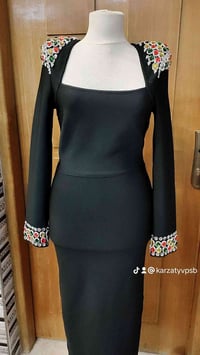 ميديم • لارج • ملابس