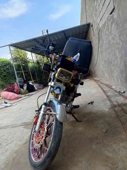 سلام عليكم دراجة ايراني موديل2024نسبة80ب100 دراجه جاهزه يعني كاملة يعني كبل تطلع بيهة لل شغلل ونقص بس ستان دراجة شاهد الله جديدة ما تعب الي ياخذها بل عافيه ع اليي ياخذهة مكاني بغداد الشعب السعر500وقابله لل تفاوظ الرقم ***********
