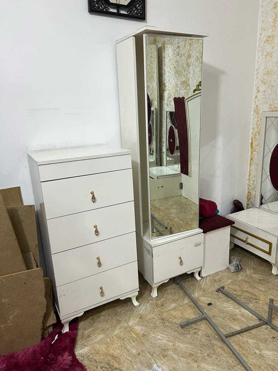 سلام عليكم غرفه نوم للبيع ضرره فقط الي موضح بالصوره بالسجه مال الكنتور ونقص خشبات الجربايه السعر ٢٥٠ الف مكاني بغداد الشعب


**إذا كنت صاحب هذا الإعلان وتريد حذفه لأي سبب، رجاءا أرسل رسالة إلى الدعم الفني**