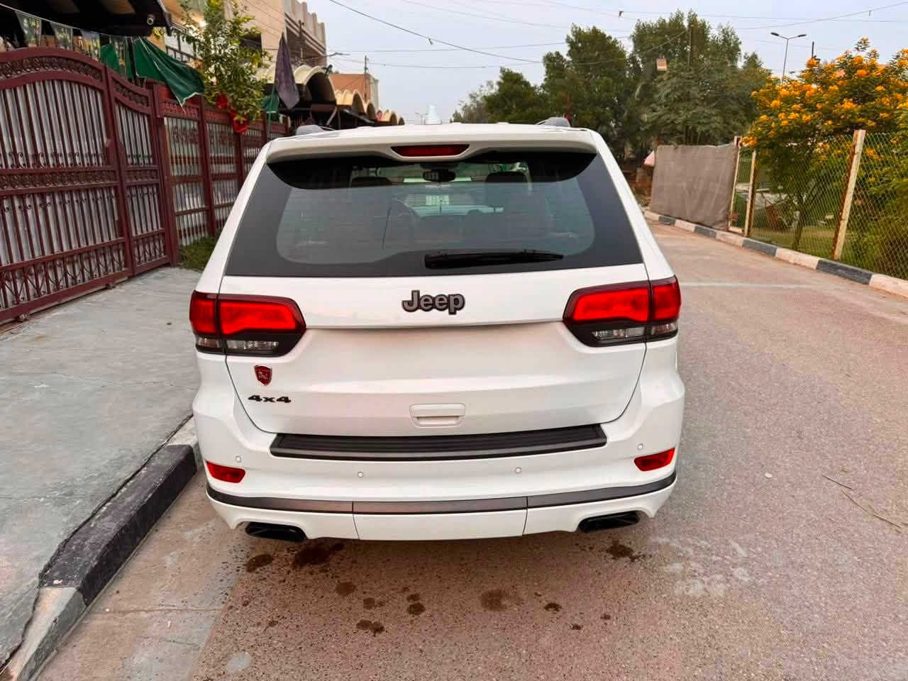 سلام عليكم
جيب 2020
فول مواصفات S داخل احمر
وكالة ليث العبيدي 
ماشية63 قابل للزيادة
رقم بغداد الجديد انكليزي بأسمي 
ا‎* المواصفات : . . 
ا‎* نقطة عمياء .
ا‎* دفع رباعي 4x4 . 
ا‎* فرش المقاعد من الجلد . 
ا‎* المقاعد الأمامية كهربائية .
ا‎* ذاكرة لحفظ وضعيات الجلوس . 
● المقاعد الأمامية مع تدفئة . 
● بانوراما
●شفتات ستيرن . 
● ويل قياس 20 انج .
● مقود السائق كهربائي . 
● تدفئة ستيرن . 
● سقف بانوراما .
● شاشه 8.4 انج .
● نظام الملاحة (GPS) . 
● نظام خاص للطرق الوعرة . 
● مصابيح امامية زنون . 
● المصابيح الأمامية مع LED لايت . 
● كشافات الضباب زنون . 
● تشغيل عن بعد .
● صندوق كهربائي .
● حساسات أمامية . 
● حساسات خلفية .
● كاميرا خلفية .
● بخاخ ماء لتنظيف المصابيح الامامية .
● مرايا بخاصية التعتيم الذاتي . 
● مرايا جانبية قابلة للطي كهربائيا . 
● بلوتوث تلفون . 
● محدد سرعة . 
● نظام تشغيل واطفاء اوتماتيكي للمحرك للتوفير ● من صرف الوقود .
● نظام بريك اوتماتيكي 
● والمواصفات الباقية معروفة
بيهة نص دعامية صبغ امامية وطابوكة بلبنيد مصلحة و مصبوغ ع كدهة
السيارة كل صيانة الهة بلوكالة برغي ممفتوح خارج الوكالة 
السعر 293
سيارة مكانهة بغداد
***********
***********
