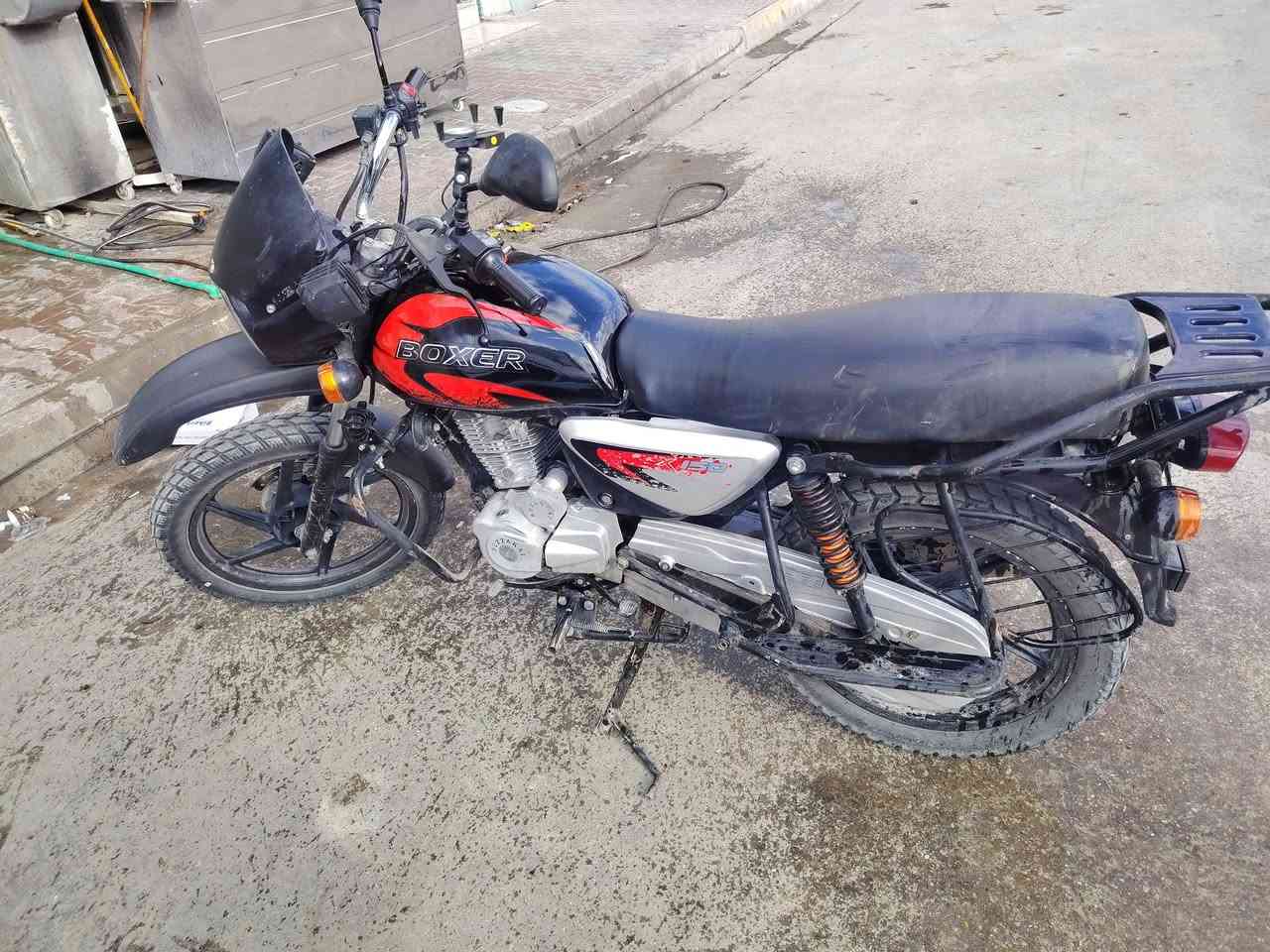 السلام عليكم دراجة بوكسر موديل 2020نضافة واضحة بصور و محرك مبدل مال هاركس مكاني شهربان سعرها 550 وبيها مجال اتصال  وتساب ***********
