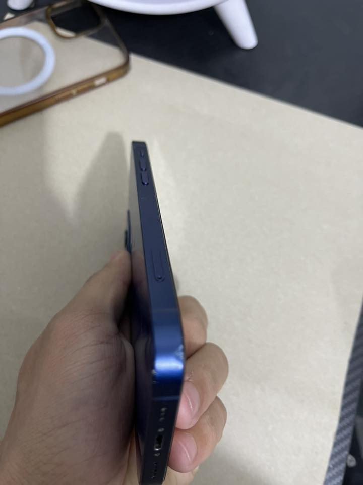 ايفون 12 لون ازرق مميز الجهاز كل مكفول فقط مستبدل شاشه اصليه باقي الجهاز كامل بطاريه 84 ذاكره 128 سعر جهاز 240 وبي مجال بسيط العنوان بغداد المنصور رقم تلفون *********** وبي واتساب
