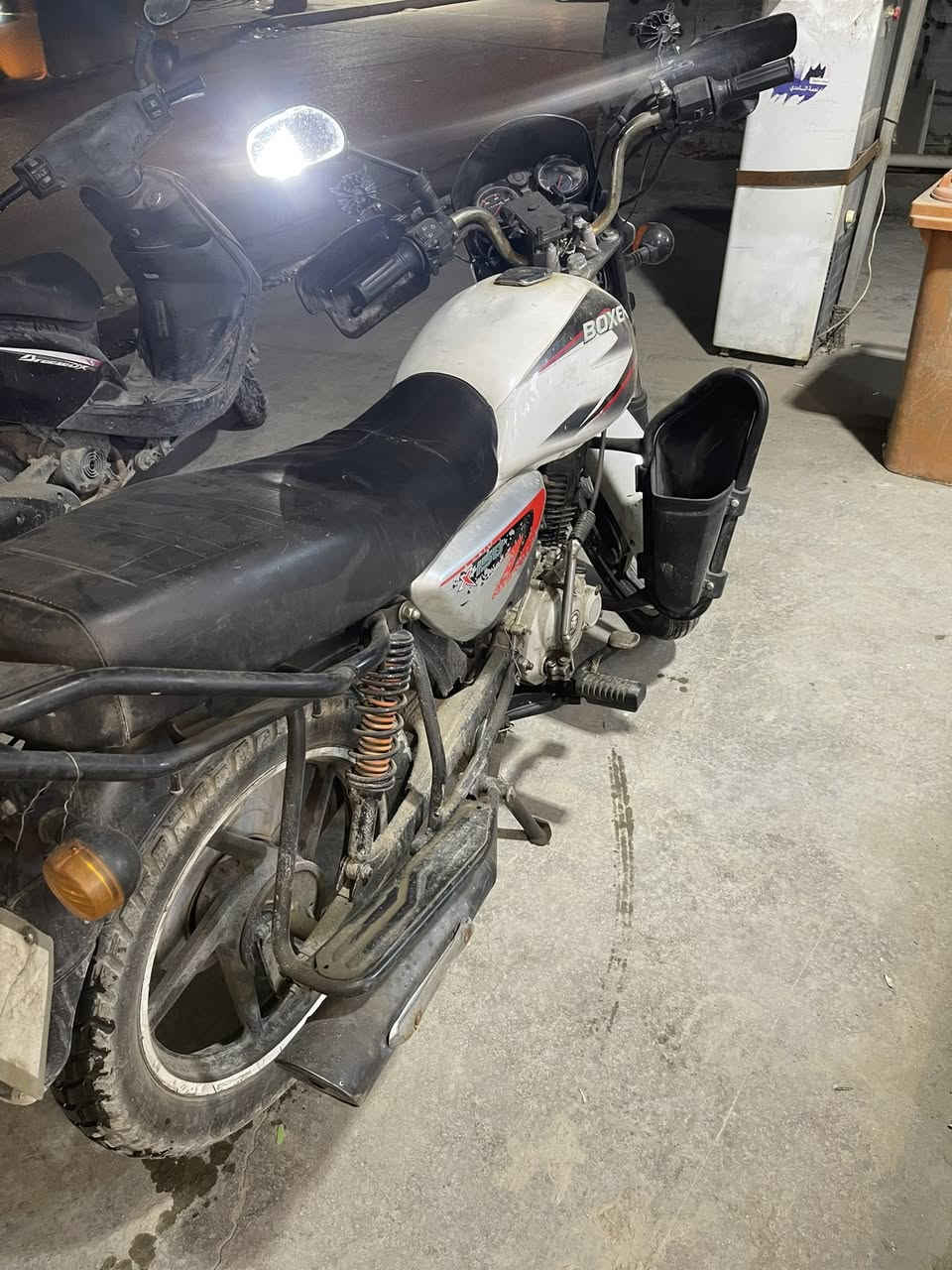 بوكسر كلاسك موديل 21 شهر 12 تجفيت جديد ماشية 17 دراجة نظيفة رقم وسنوية ديالى راعيها موجود بديالى مكاني بغداد  الدراجة مجاي اشتغل بيها مامغسولة سعرها 1750 وبيها مجال قليل  ***********
