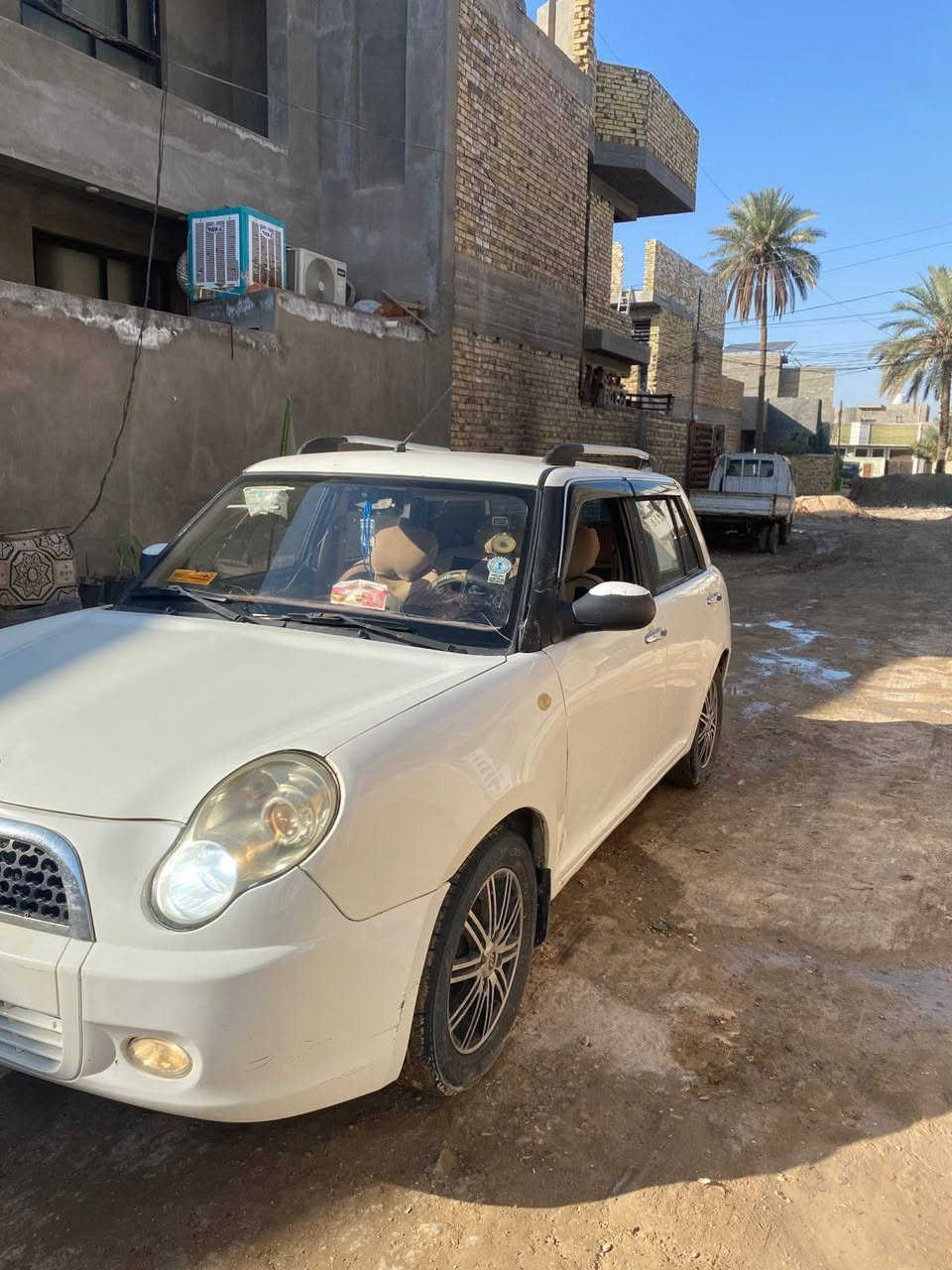 السلام عليكم
سياره ليفان 320

 السياره موديل 2012 ماشيه 103 الف تبريد ثلاجه شاشه لايت زنون سنويه 2027 سياره احله من الصور نضيف حيل جديدا  ما نقصه اي شي ضرته جملغ الصدر رقمه بغداد  

حله نادر 

***********

سعر   39 وبيه مجال
