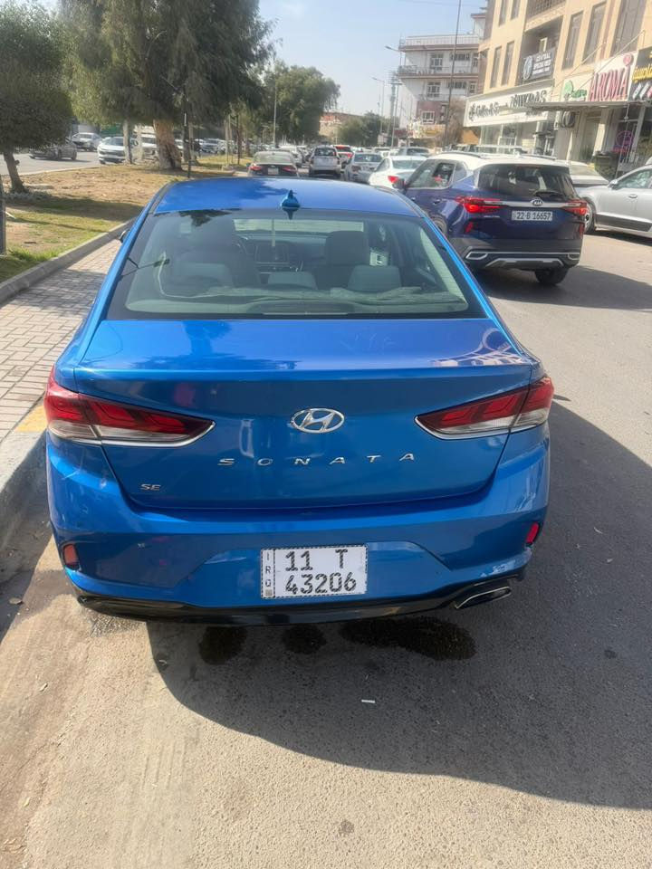 سلام عليكم 
سوناتا موديل 2018
وارد امريكي 
سيارة شاشة جبيرة 
تحكمات ستيرن
 محرك 2000 
رقم بغداد جديد 
هاند بريك بل رجل 
ماشيه السيارة 53 الف 
سيارة جديدة وحلوة 
مكان السيارة بغداد المنصور 
للاستفسار ***********
