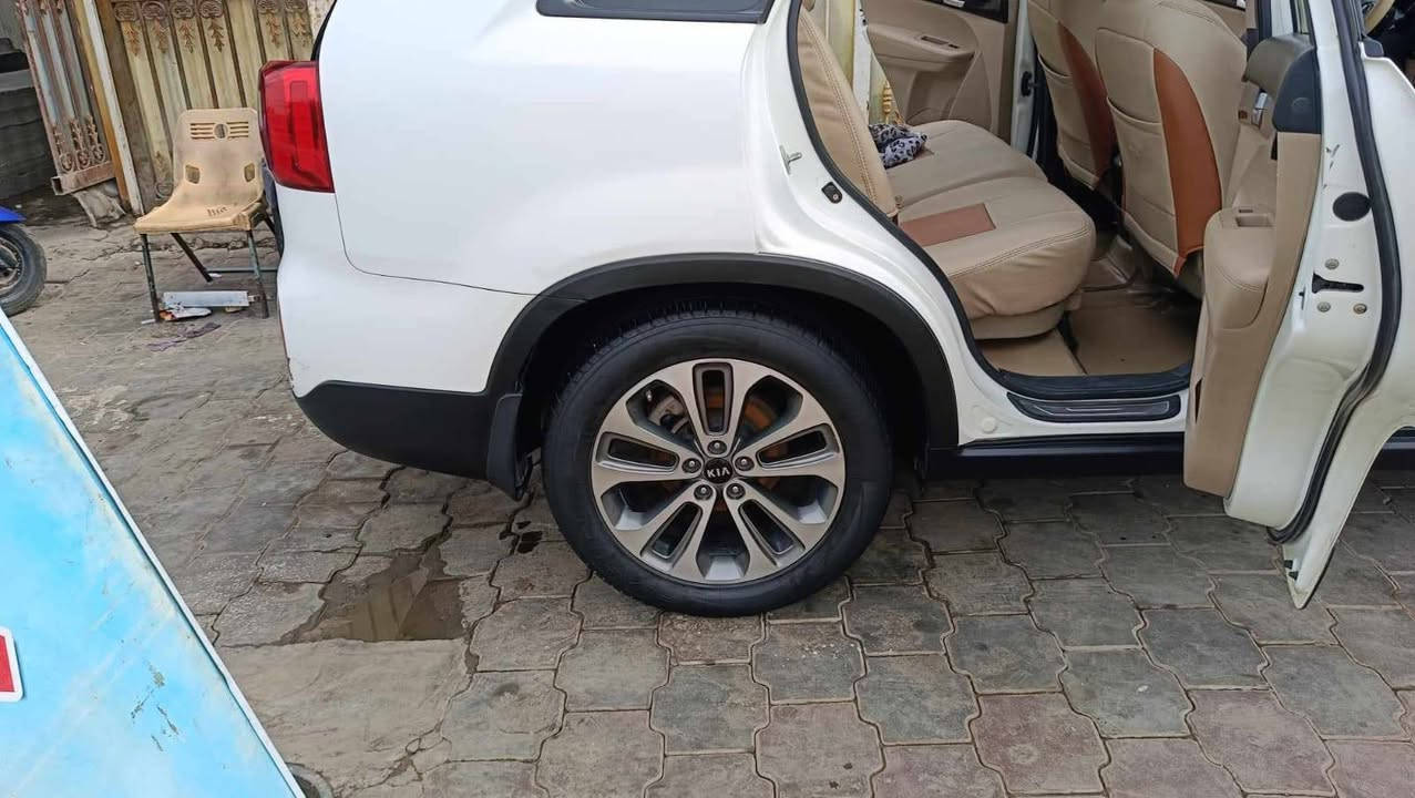 سورنتو 2014 خليجي
7راكب

رقم كربلاء مشروع وطني

بدون ضربة ولا صبغ 

(ما عدى شبر  يم قبق البانزين بارد باردفقط بدون صبغ )

فور ويل ‏ 

2400 دوش

تبريد 3 قطع 

بصمة 

مري شفط

كامرة بلادية +حساسات

وبعد هواي تفاصيل

العنوان بغداد 
للستفسار

‏‪0773 271 0433‬‏
