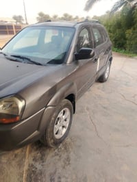 توسان موديل٢٠٠٩ السيارة مكفولة بية جراد القمارة البنيد شراي يتصل ٠٧٧٨٣...