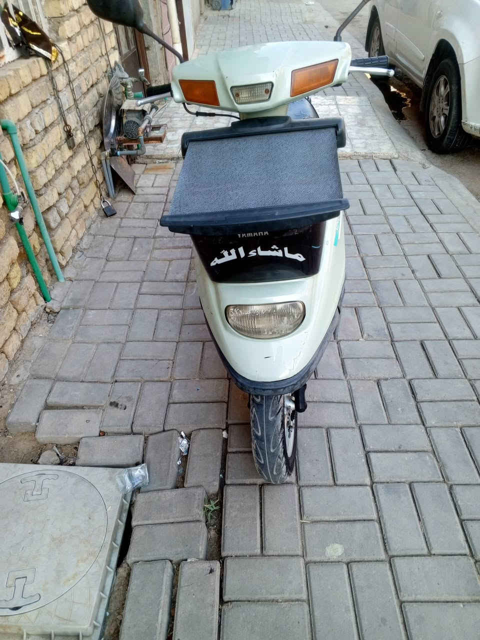 السلام عليكم دراجه بزون للبيع دراجه بلاديه ما مفتوحه صارله شهر من نازله من رمبه سعر ٦٥ وبيهه مجال مكاني الشعب رقم هاتف ***********
