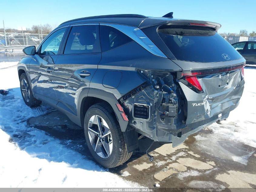 ★ ★ #النمرود_للمزاد_الأمريكي ،👑 ★ ★
🔵 نوع سياره: هونداي توكسن 2026 SEL
🔵 حاله السياره: تعمل وتسير
🔵 المسافة: 6971mi
🔵 حـجم المـحرك : 4 بستم. 2.5L
🔵 تاريخ المزاد: الثنين 2026/2/16
🔵 ضرر السيارة : موضح في الصور 
--------------------------------------------------------------------------------
 🔴 بأمكانك ادخالها ذوي شهداء او حرة او نقلها الى اقليم كردستان العراق 

مكان المكتب / الموصل /ناحية النمرود/قرية السلامية

خدمتنا تشمل:  
🚗 شراء السيارات المطلوبة حسب طلبك 
📝 تقارير كارفاكس شامله عن حالة السيارات قبل الشراء
🚛 ترتيب شحن السيارة من امريكا ألى اي مكان بأمان وسرعه 
📱نظام تتبع خاص بك لمتابعة عملية النقل من المزاد الى ميناء ام قصر او منفذ طريبيل او جبل علي ( اقليم كردستان) 
🛳ارخص اسعار الشحن

- خدمة التخليص الجمركي
١- ميناء ام قصر 
٢- منفذ طريبيل 
٣- اقليم كردستان (جبل علي) 
٤-مرسين ( تركيا )

للاستفسار عن شراء السيارات اتصل الى الارقام التالية 

كورك/. ***********  (واتساب) ☎️
آسيا/. *********** ☎️
#النمرود_للمزاد_الامريكي
