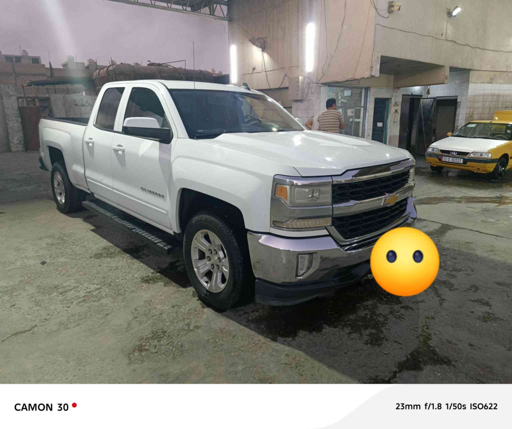 السلام عليكم سلفرادو موديل 2016 فول من عدا الفتحه سياره جديده وكشنات كهرباء تدفئه تبريد مكينتها 8 سلندر كيرها
٦ نمر رقمها سليمانيه رقمها جديد
سعره ١٨٠  وبيه مجال 
العنوان الشعب الاستفسار الاتصال على 
الرقم ‏‪***********‬‏
